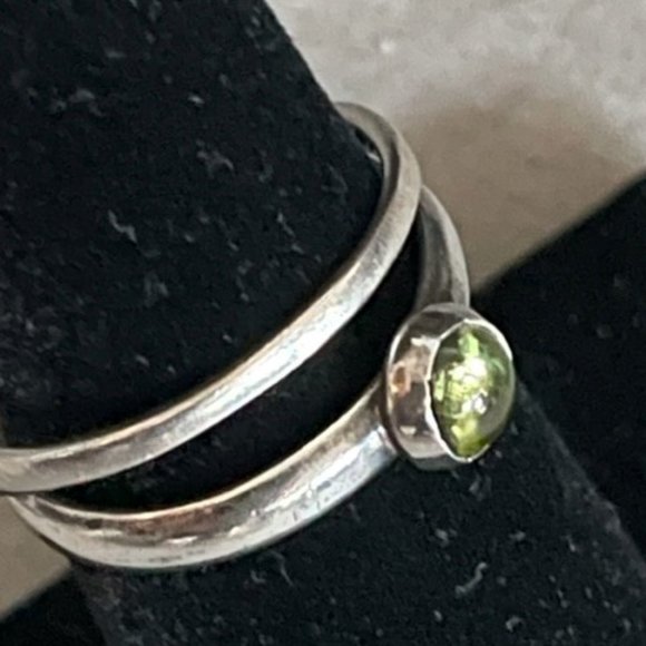 Dainty Peridot Stackable Ring Sterling Precious Stone Ring Size 5.75 - Picture 10 of 10
